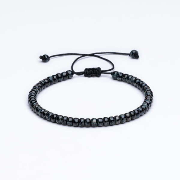 Miyuki 4mm Kırçıllı Siyah Paraşüt İpli Unisex Bileklik Miyuki 4mm Kırçıllı Siyah Paraşüt İpli Unisex Bileklik